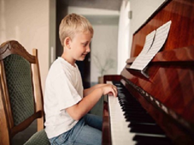 Alasan Mengapa Anak Anda Harus Belajar Piano.6
