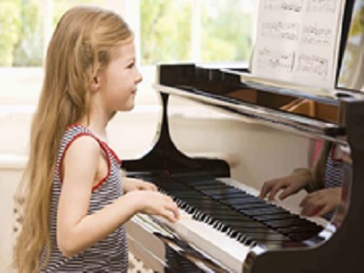 Alasan Mengapa Anak Anda Harus Belajar Piano.8